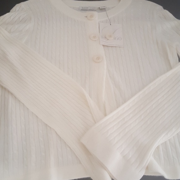 LUXE 360 Ivory 3 Button Cozy Sweater NWT - Picture 2 of 8